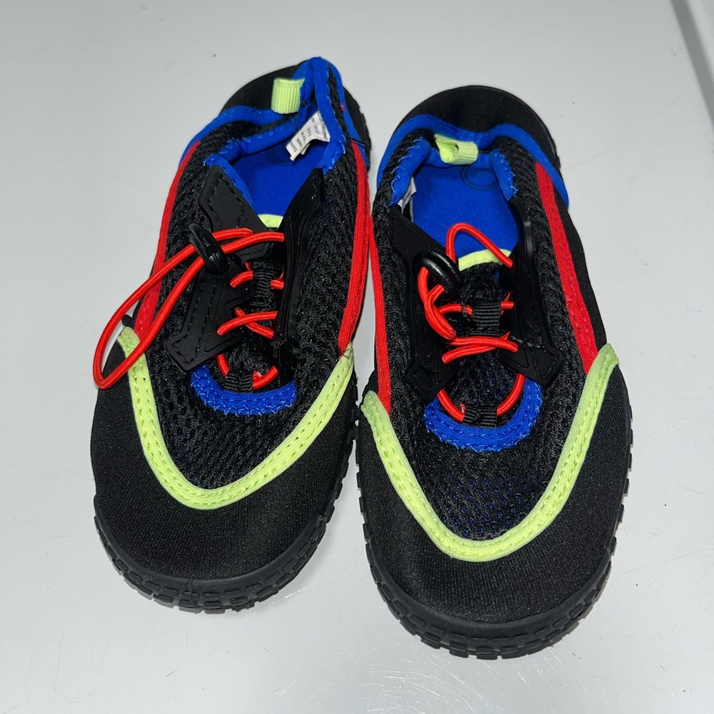 Kids water shoes size 11/12